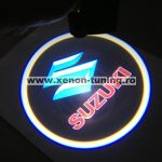 Proiectoare Portiere cu Logo Suzuki - BTLW020